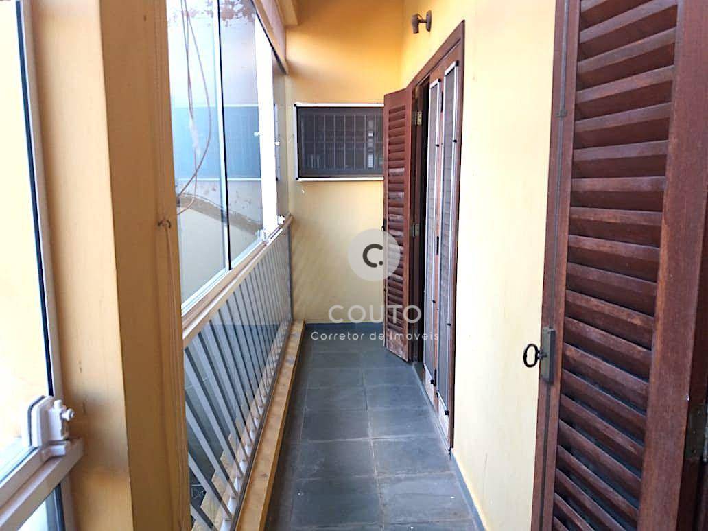 Casa à venda com 4 quartos, 358m² - Foto 36