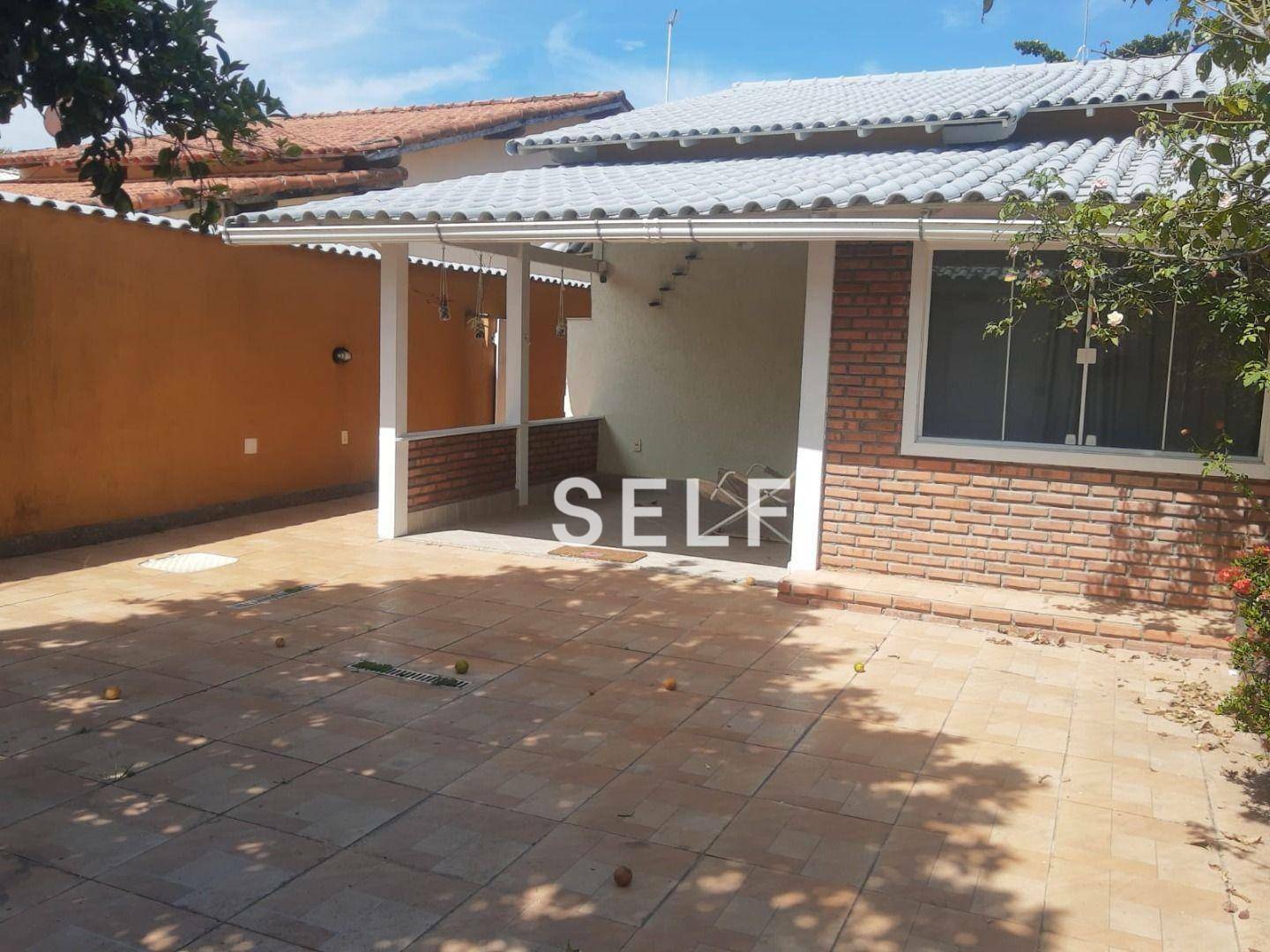 Casa à venda com 4 quartos, 120m² - Foto 1