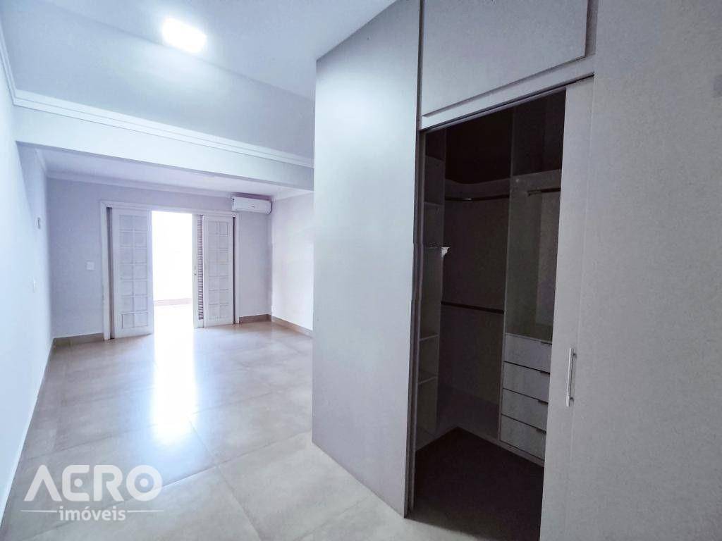 Casa de Condomínio à venda e aluguel com 5 quartos, 400m² - Foto 11