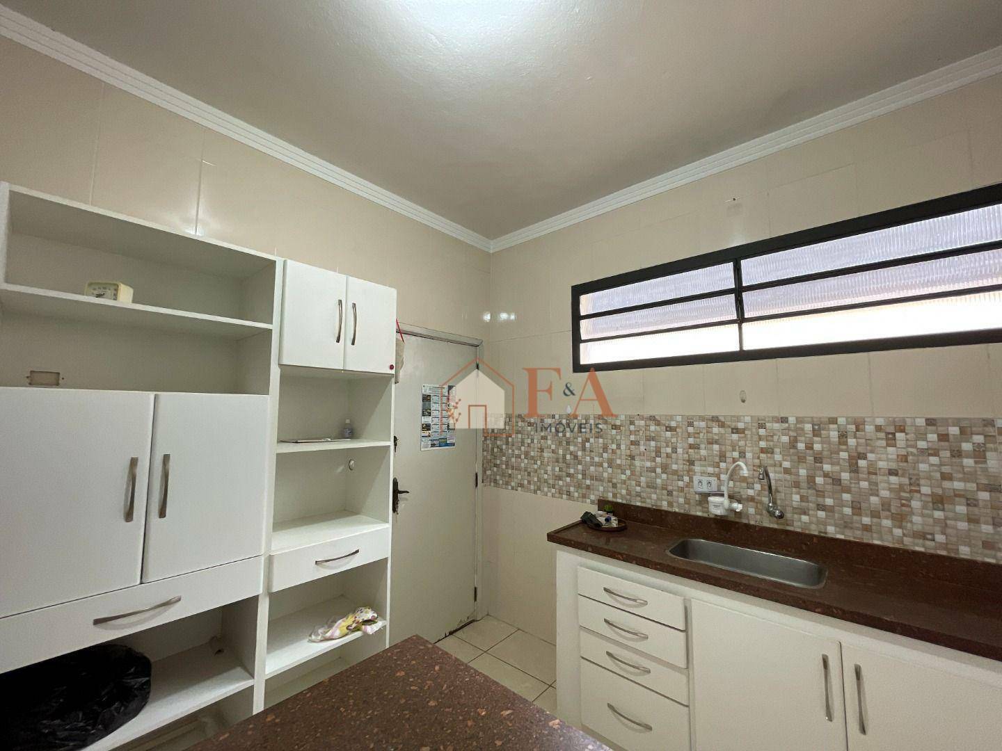 Casa à venda com 4 quartos, 302m² - Foto 14