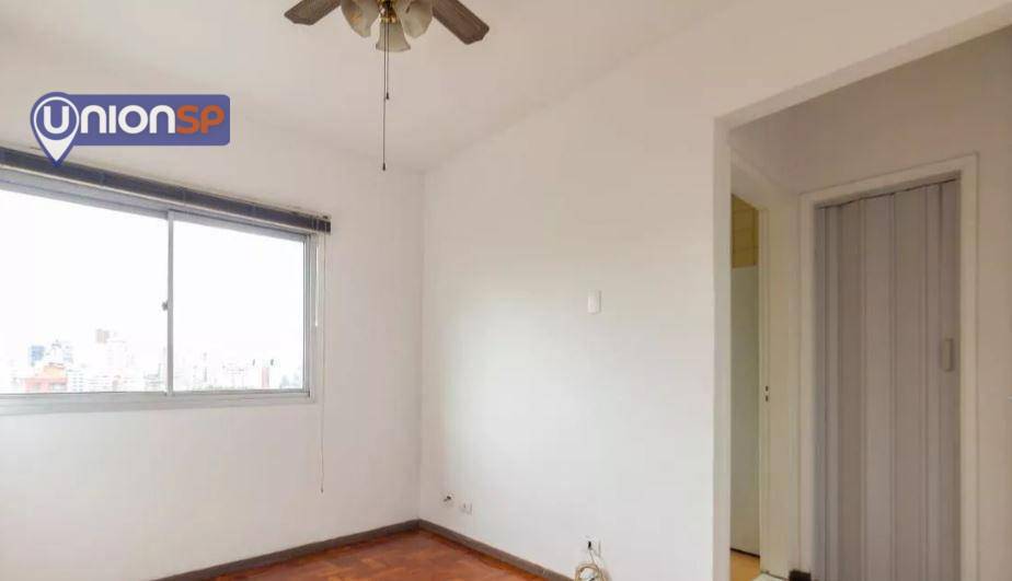 Apartamento à venda com 1 quarto, 32m² - Foto 2