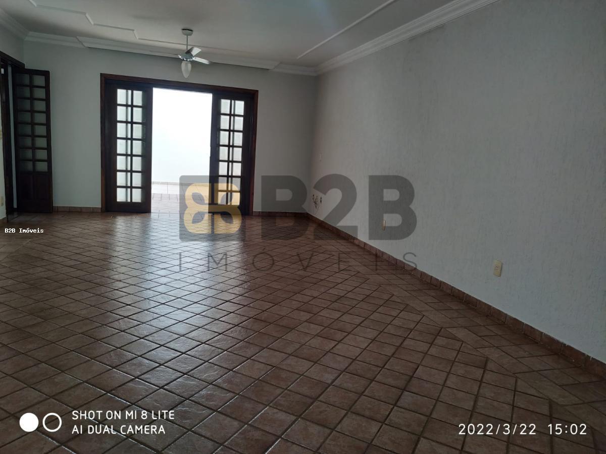 Casa à venda com 3 quartos, 200m² - Foto 4