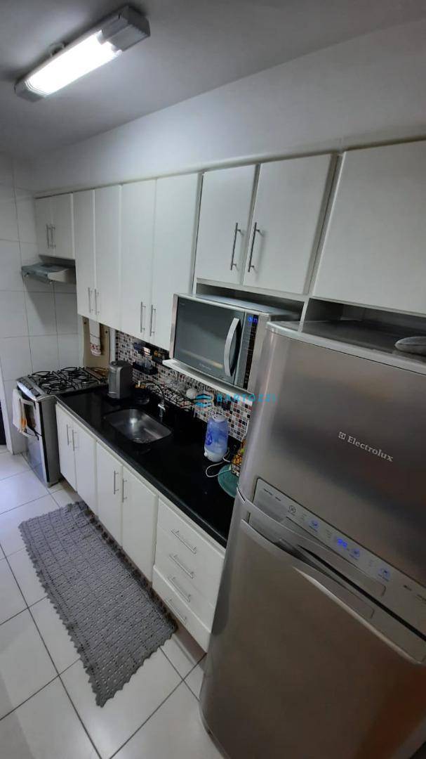 Apartamento à venda com 2 quartos, 65m² - Foto 4