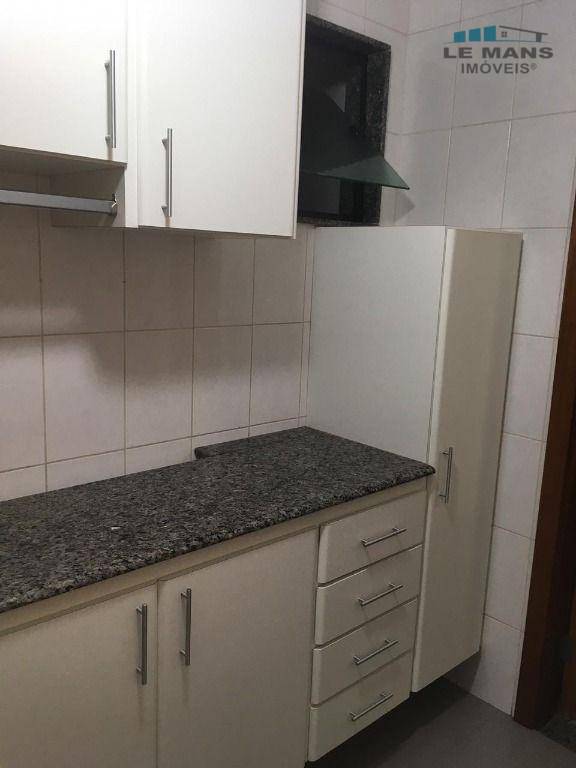 Apartamento à venda com 3 quartos, 97m² - Foto 3