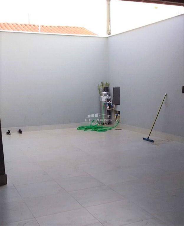 Casa à venda com 3 quartos, 173m² - Foto 3