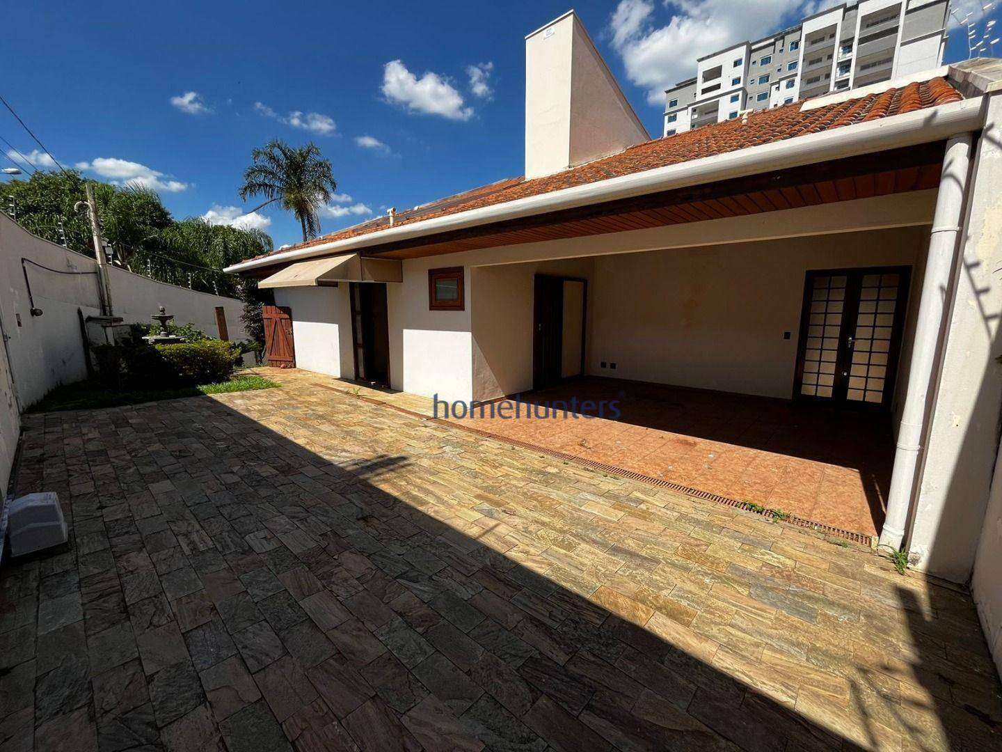 Casa para alugar com 5 quartos, 267m² - Foto 9