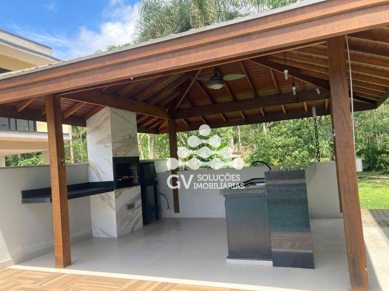 Casa de Condomínio à venda com 5 quartos, 225m² - Foto 6