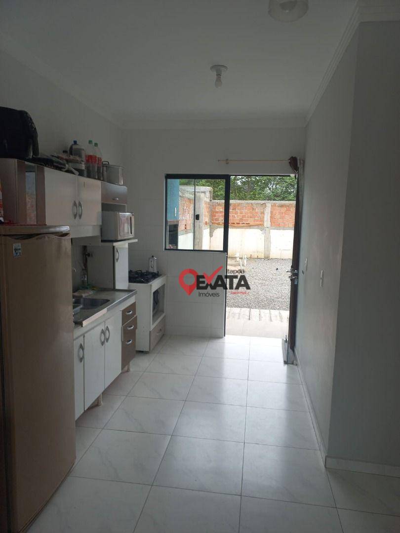 Casa à venda com 2 quartos, 50m² - Foto 2