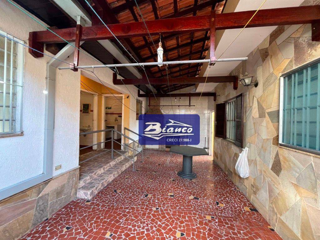 Casa à venda com 3 quartos, 181m² - Foto 25