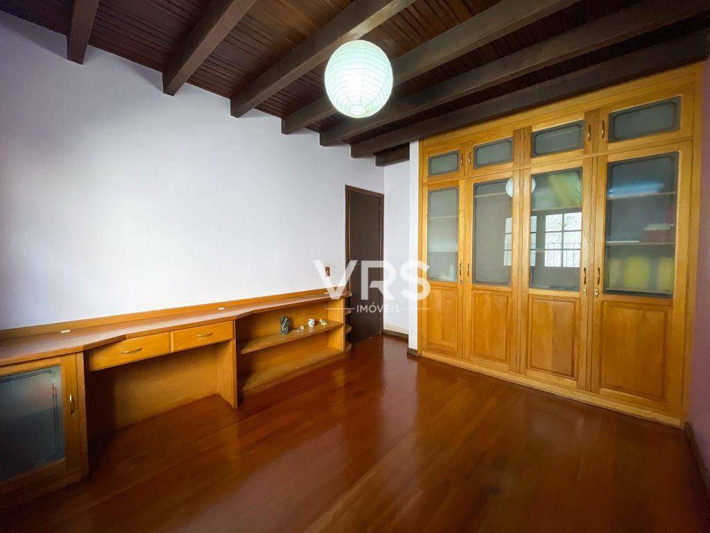 Casa à venda com 5 quartos, 220m² - Foto 46