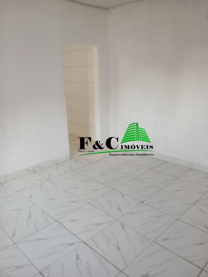 Casa à venda com 3 quartos, 200m² - Foto 2