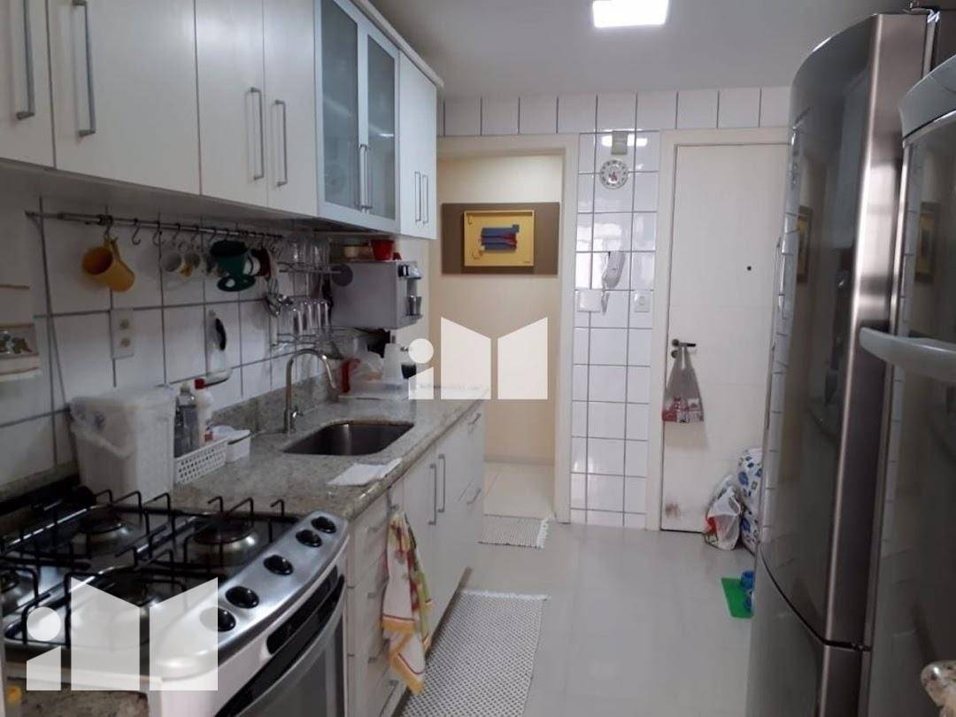 Apartamento à venda com 3 quartos, 130m² - Foto 11