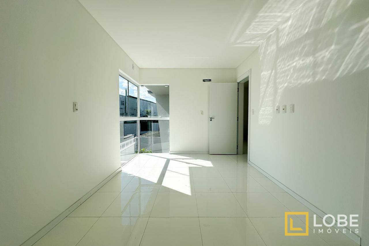 Casa à venda com 3 quartos, 140m² - Foto 12