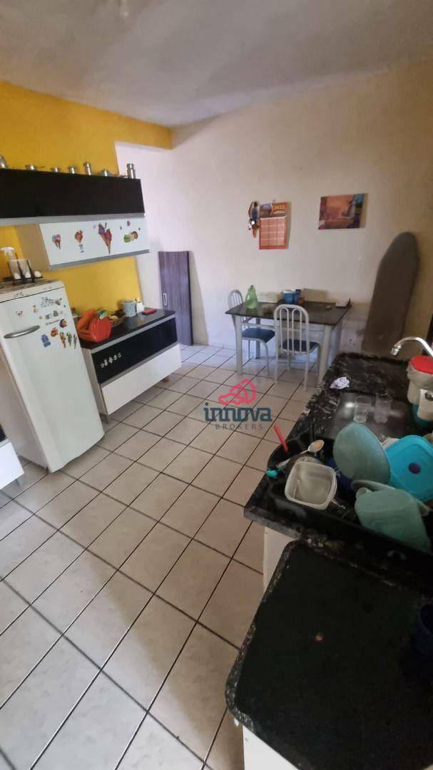 Casa à venda com 5 quartos, 175m² - Foto 2