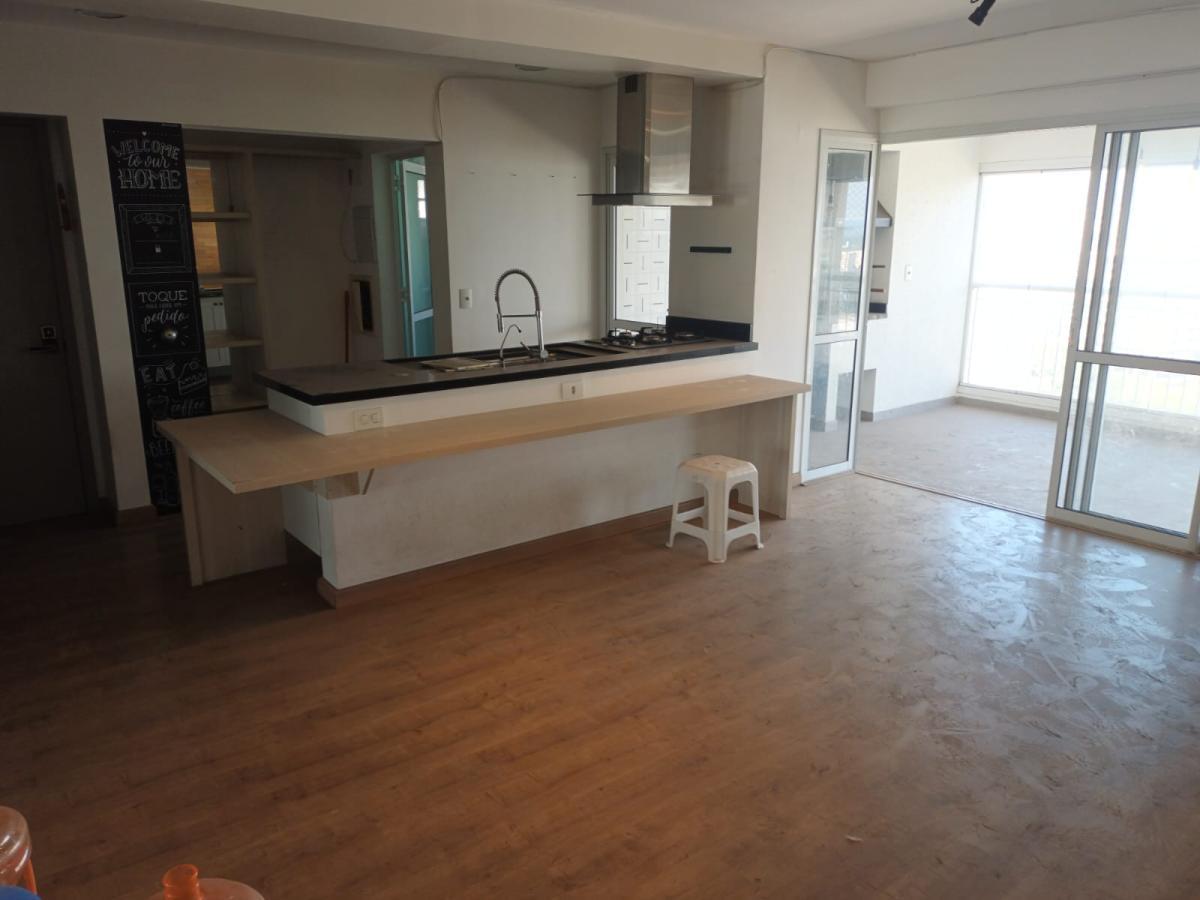 Apartamento à venda com 3 quartos, 100m² - Foto 2