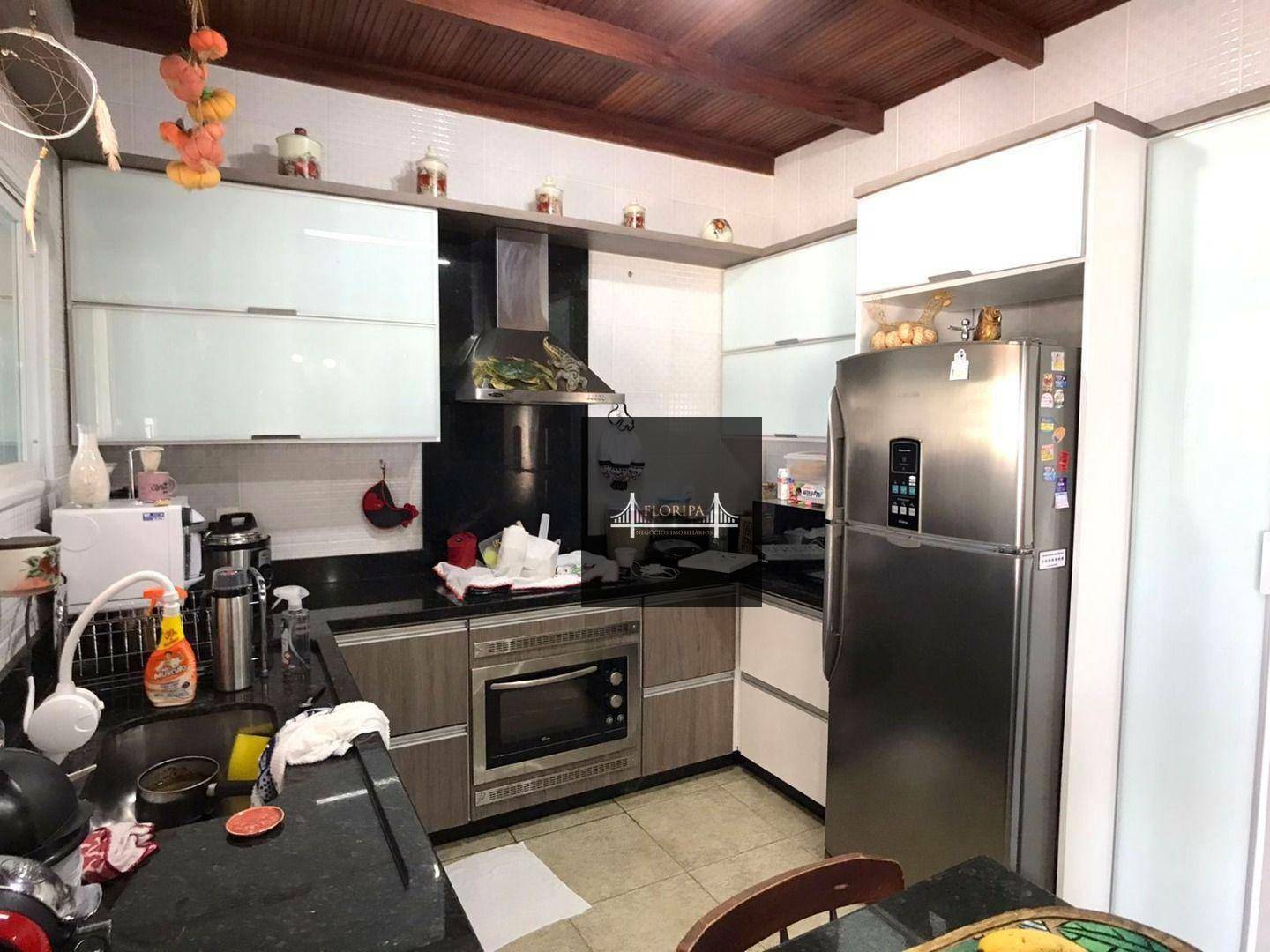 Casa à venda com 3 quartos, 261m² - Foto 6