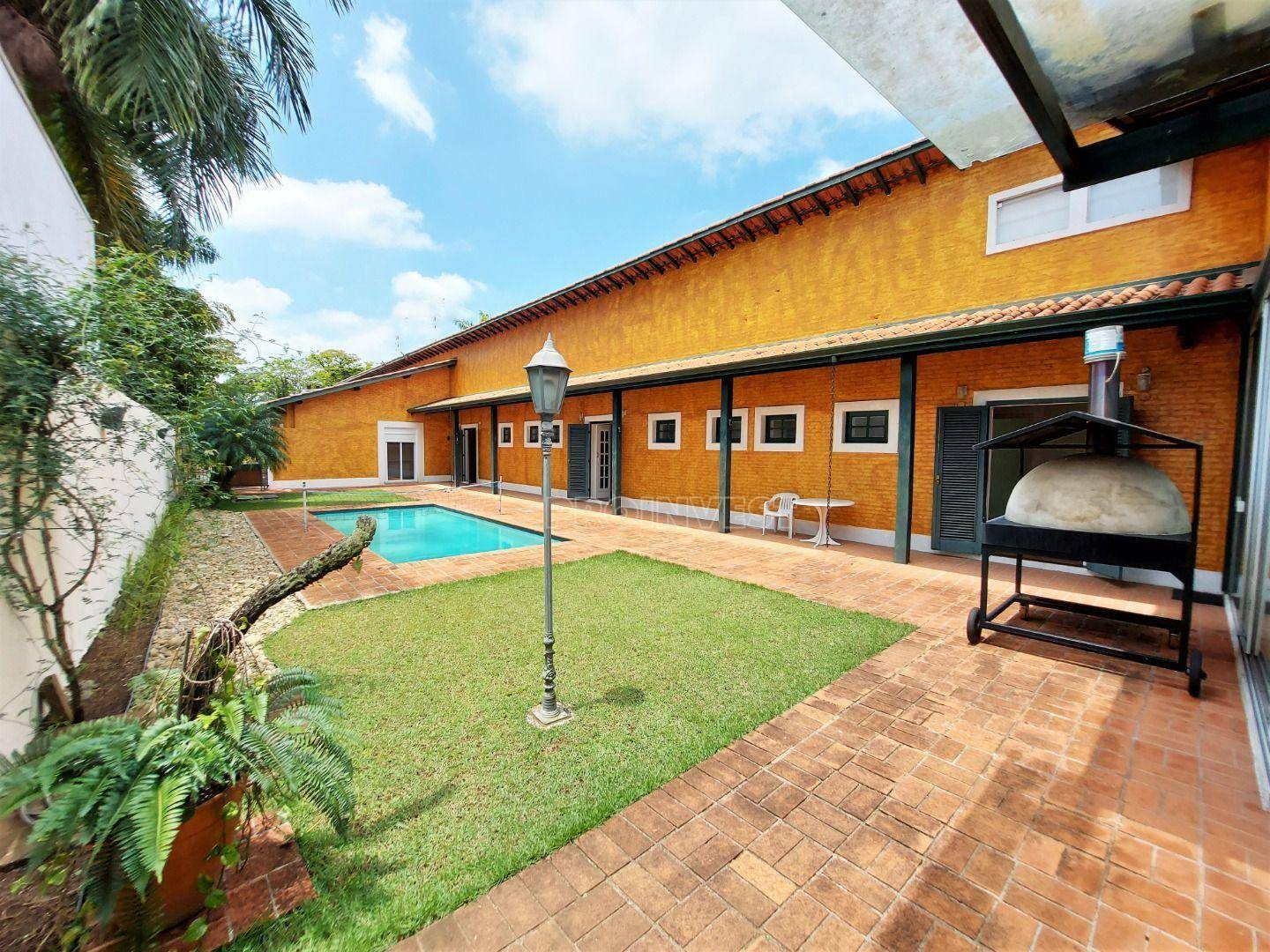 Casa à venda com 4 quartos, 800m² - Foto 1