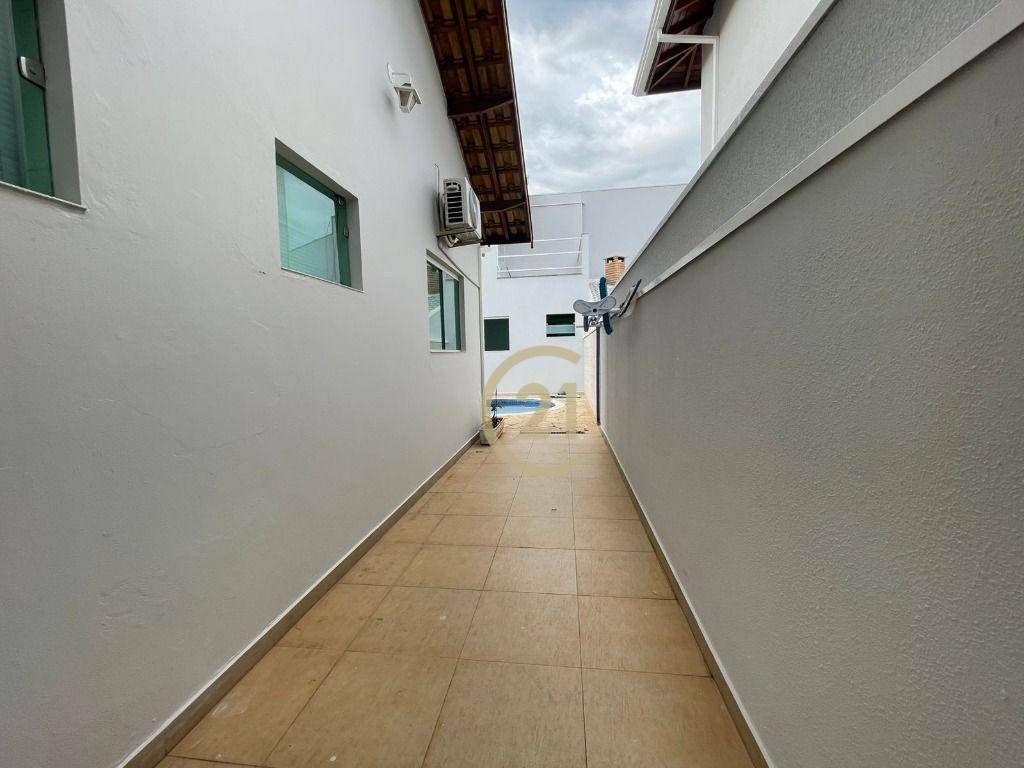 Casa para alugar com 4 quartos, 206m² - Foto 16