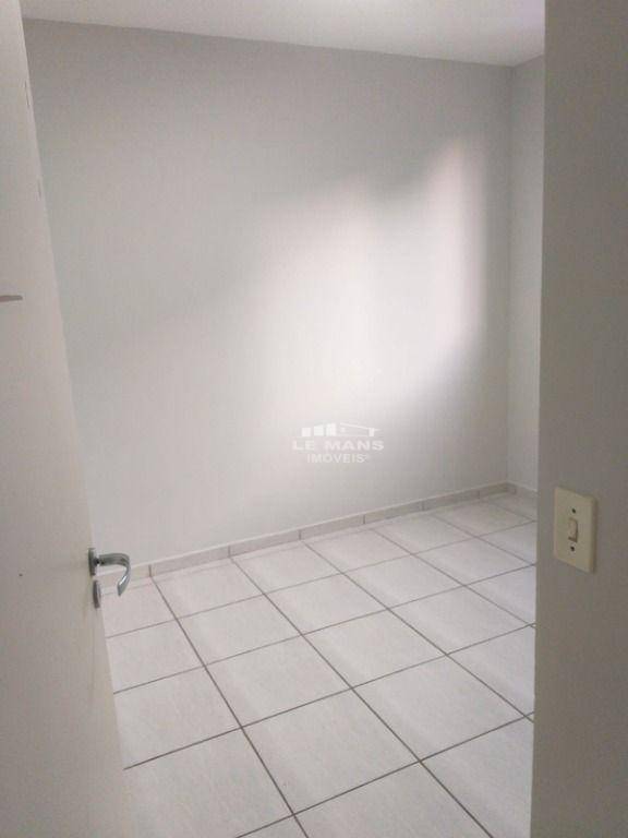 Apartamento à venda com 2 quartos, 46m² - Foto 3
