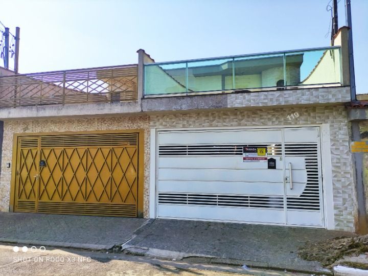 Sobrado à venda com 3 quartos, 130m² - Foto 1