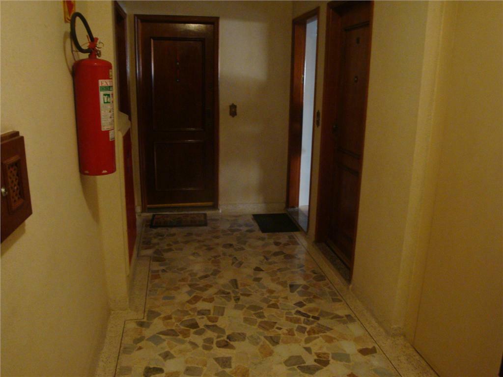 Apartamento à venda com 2 quartos, 130m² - Foto 26