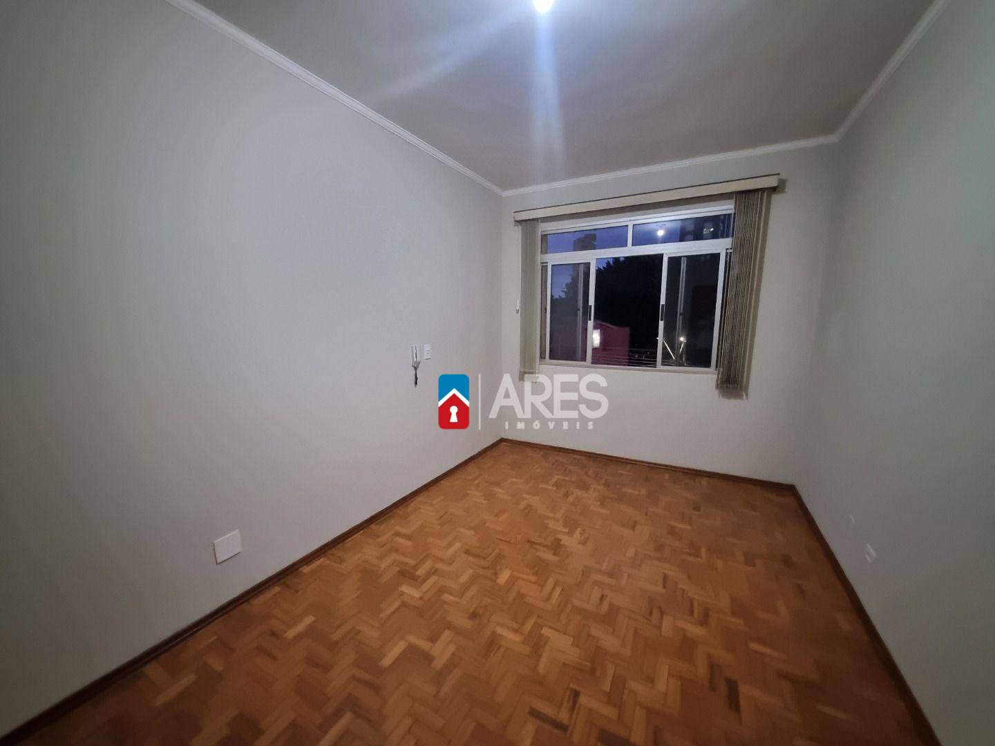 Apartamento à venda com 3 quartos, 114m² - Foto 1