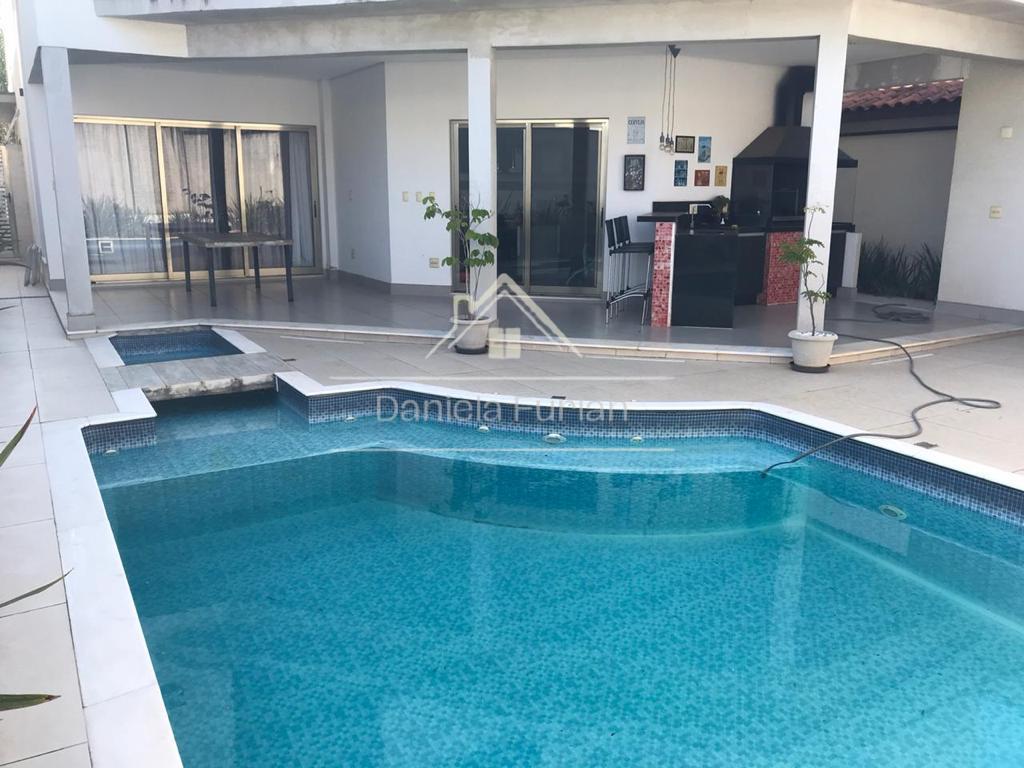 Casa de Condomínio à venda com 3 quartos, 374m² - Foto 1