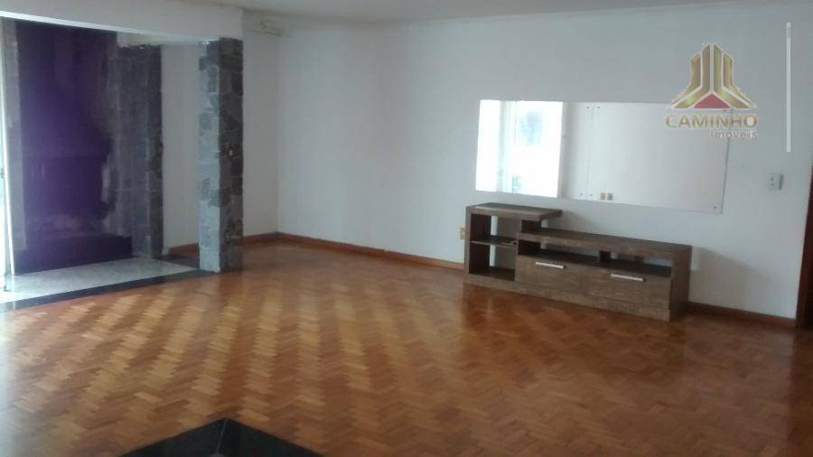 Casa à venda com 3 quartos, 240m² - Foto 1