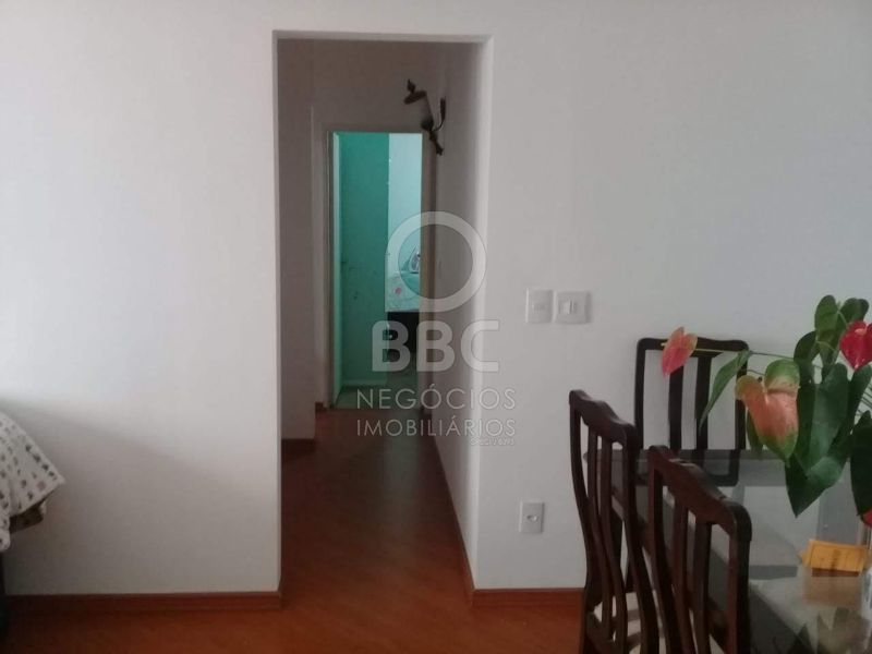 Apartamento à venda com 3 quartos, 93m² - Foto 2