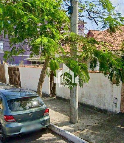 Casa à venda com 4 quartos, 200m² - Foto 2