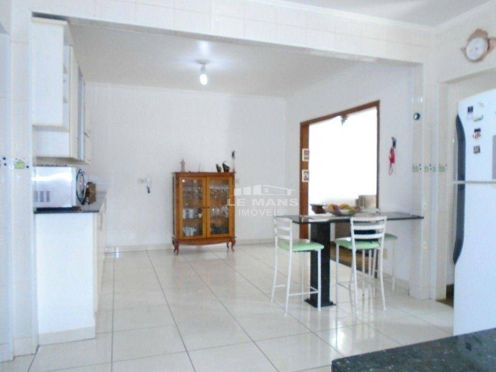 Casa à venda com 3 quartos, 148m² - Foto 13