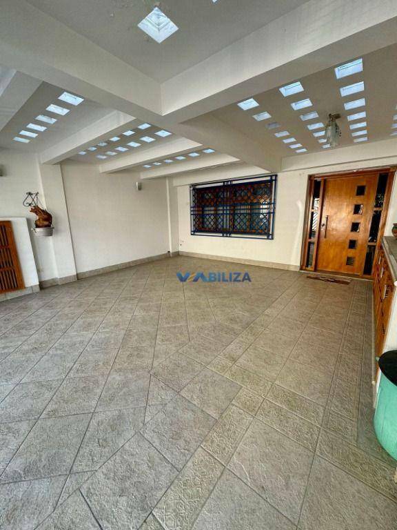 Sobrado à venda com 3 quartos, 190m² - Foto 1