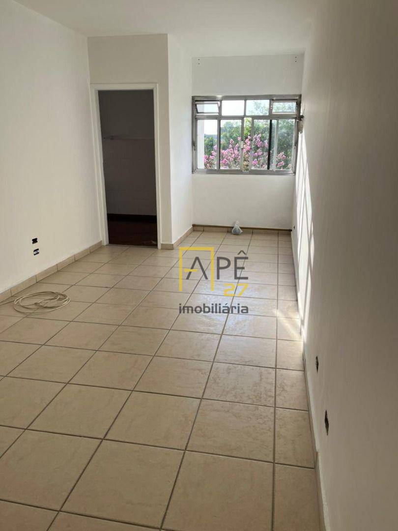 Apartamento para alugar com 2 quartos, 64m² - Foto 9