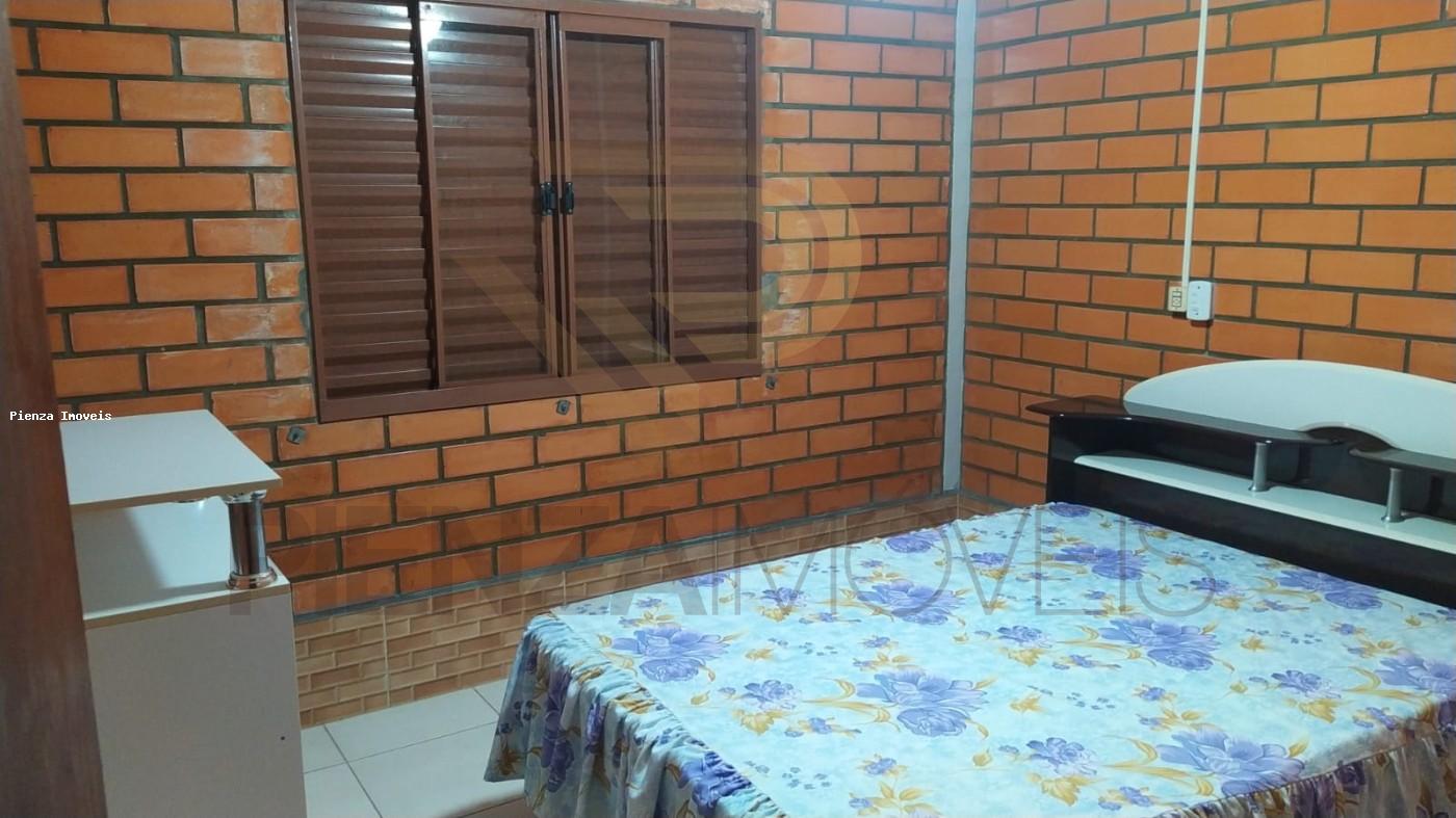 Casa à venda com 6 quartos, 200m² - Foto 5