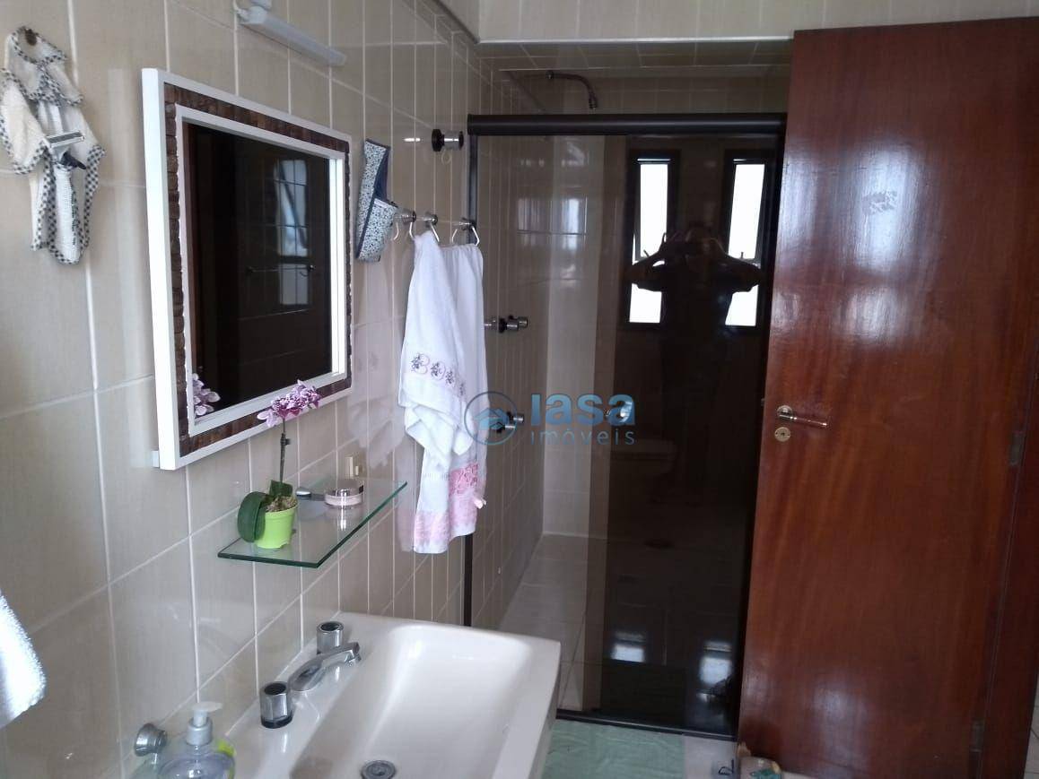 Apartamento à venda com 3 quartos, 140m² - Foto 19