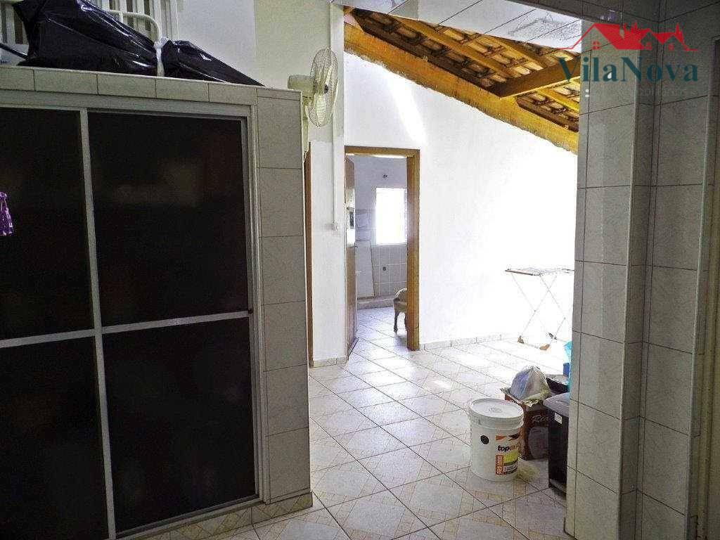 Casa à venda com 6 quartos, 213m² - Foto 7