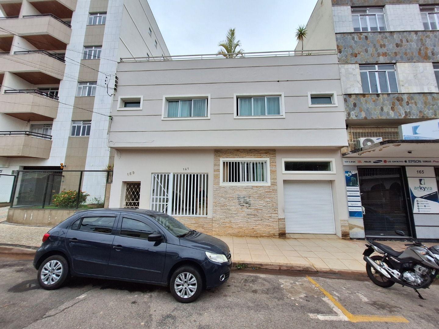 Casa para alugar com 5 quartos, 277m² - Foto 1