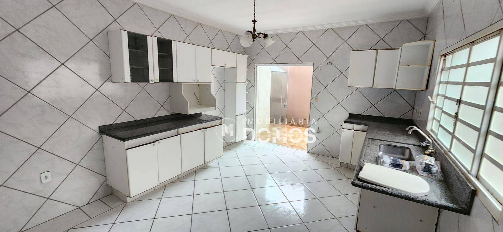 Casa à venda com 3 quartos, 280m² - Foto 15