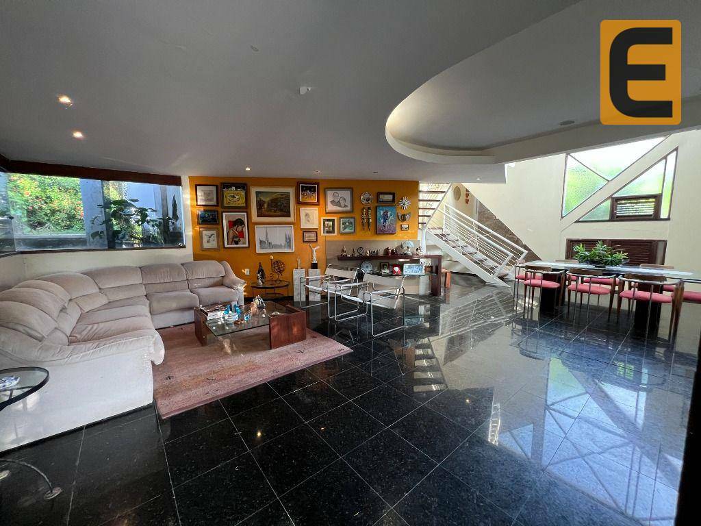 Casa à venda com 3 quartos, 310m² - Foto 3