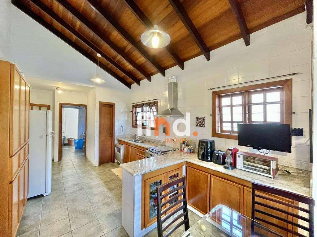 Casa de Condomínio à venda com 3 quartos, 319m² - Foto 5