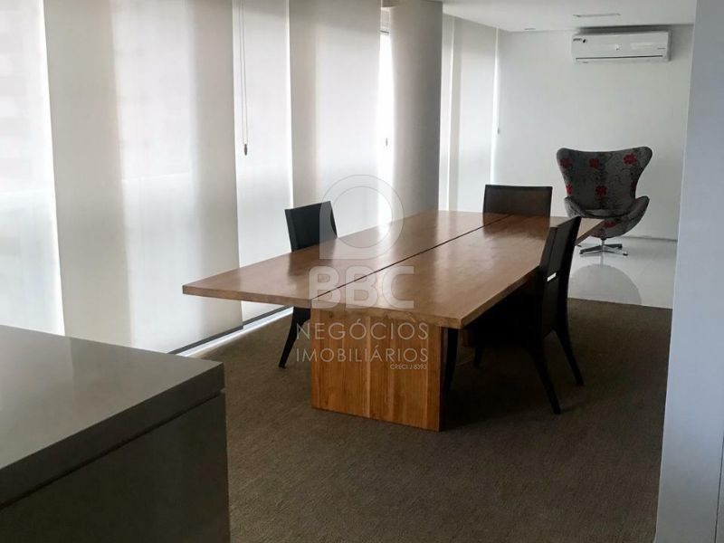 Apartamento à venda com 3 quartos, 234m² - Foto 7