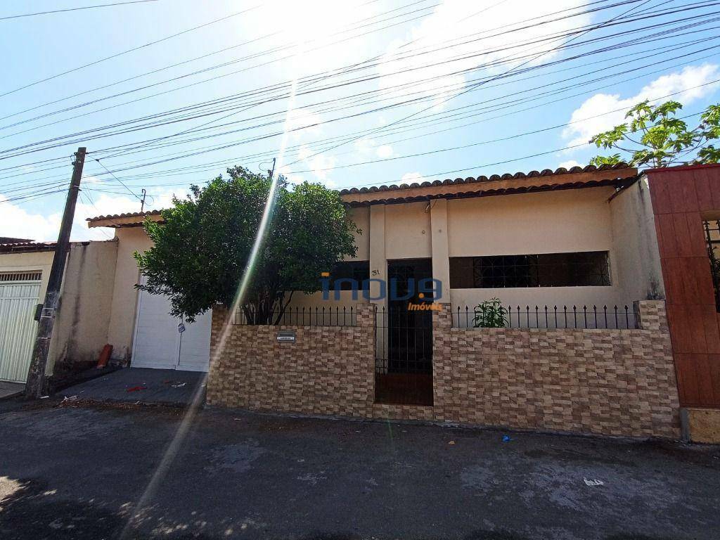 Casa à venda com 3 quartos, 120m² - Foto 1