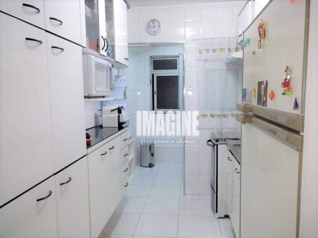 Apartamento à venda com 3 quartos, 80m² - Foto 4