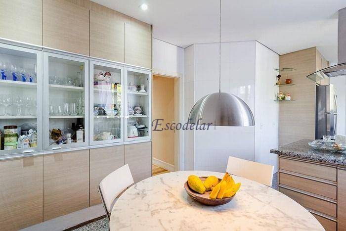 Apartamento à venda com 4 quartos, 240m² - Foto 9