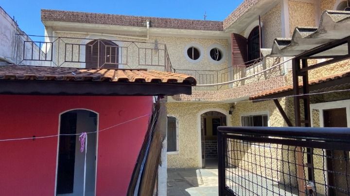 Casa à venda com 5 quartos, 260m² - Foto 1