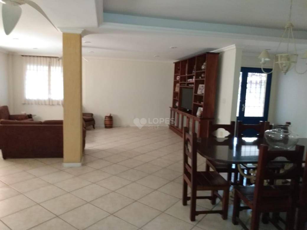 Casa à venda com 7 quartos, 417m² - Foto 2