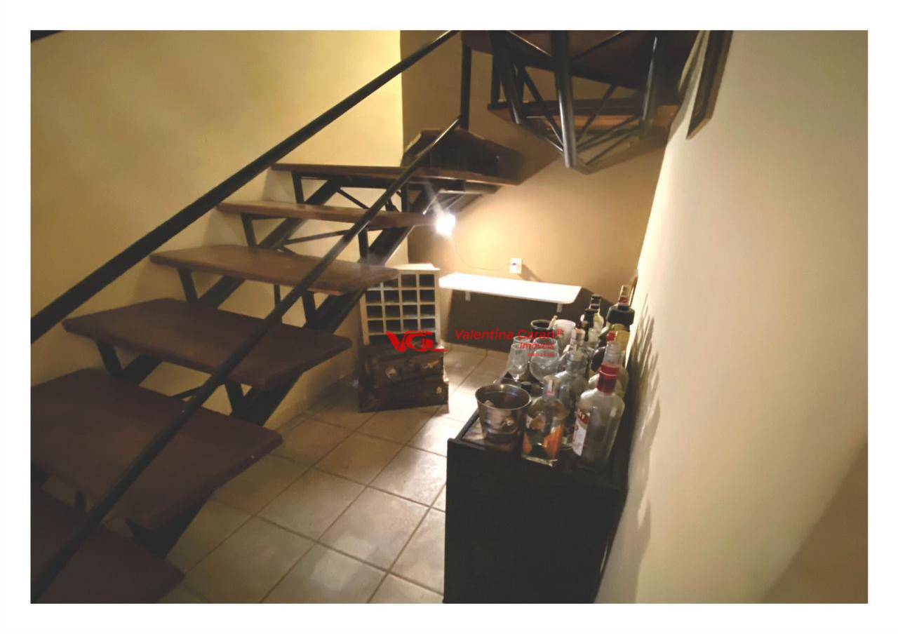 Sobrado à venda com 3 quartos, 210m² - Foto 2