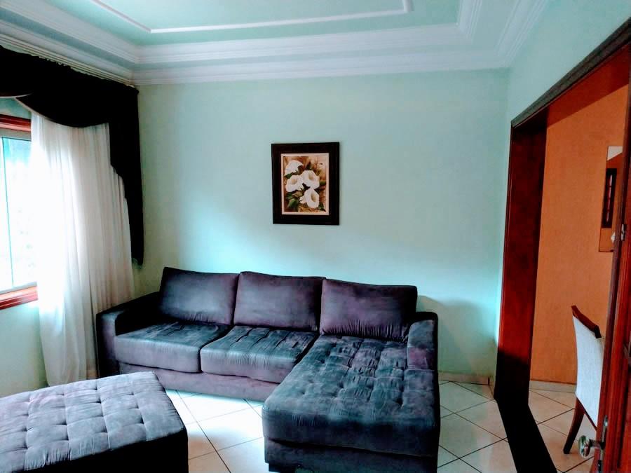 Casa à venda com 3 quartos, 150m² - Foto 1