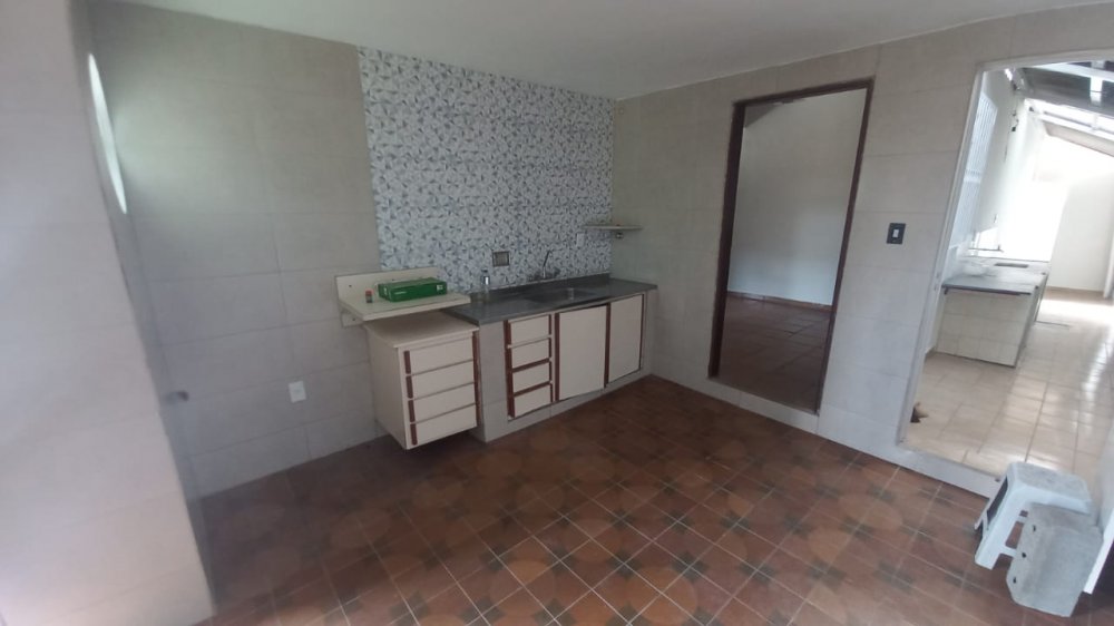 Casa à venda com 4 quartos, 222m² - Foto 14