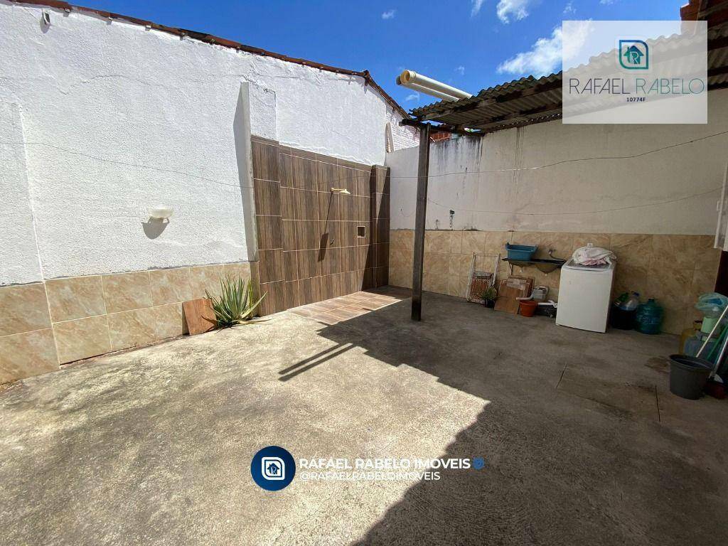 Casa à venda com 2 quartos, 70m² - Foto 10